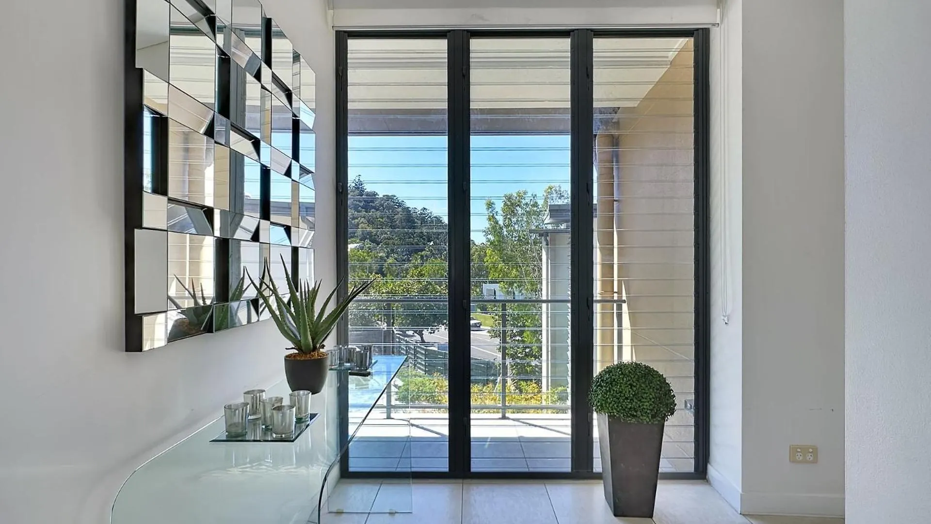נלי ביי Blue On Blue Penthouse Apartment 335 0*, נלי ביי אוסטרליה
