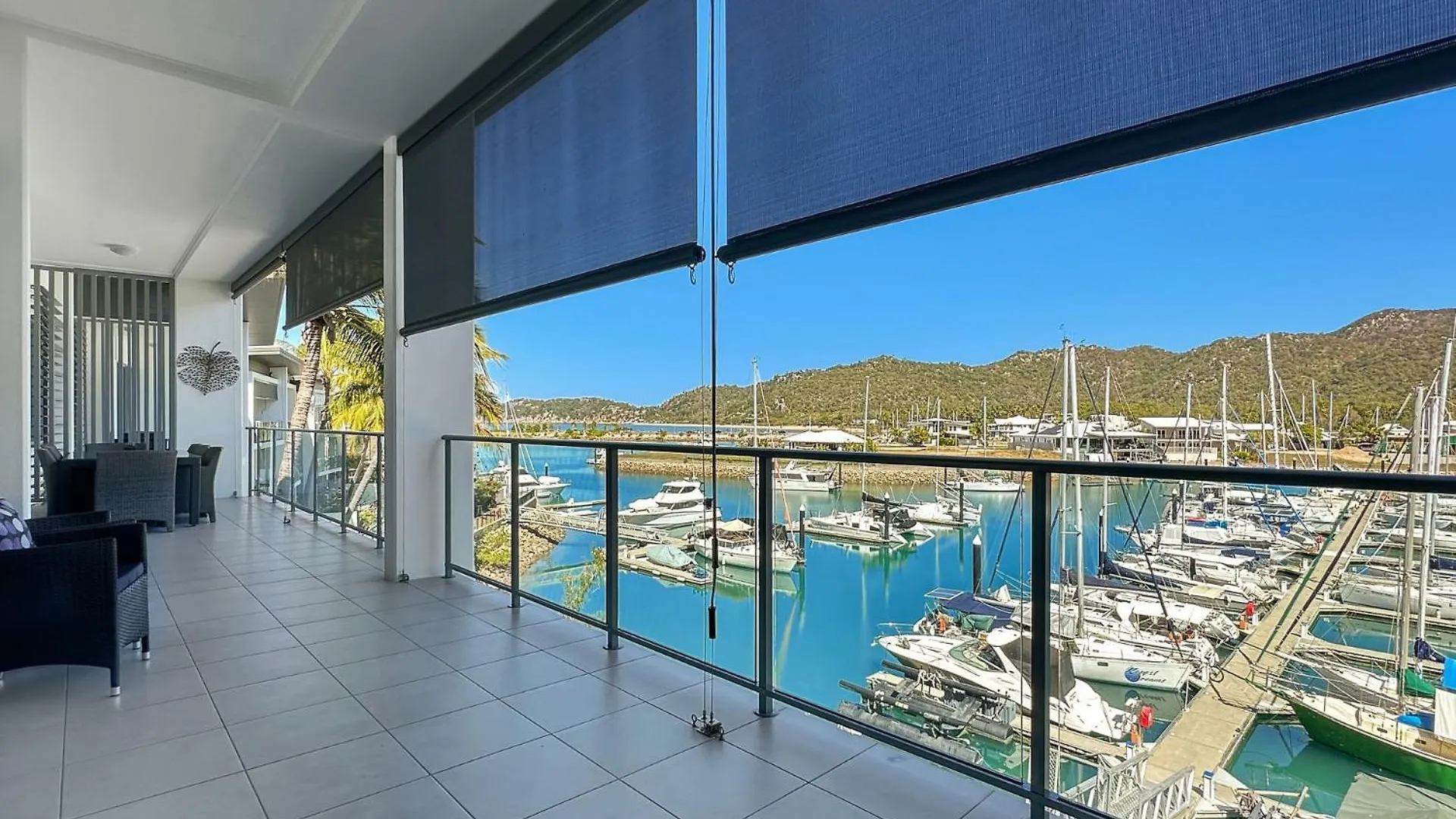 נלי ביי Blue On Blue Penthouse Apartment 335